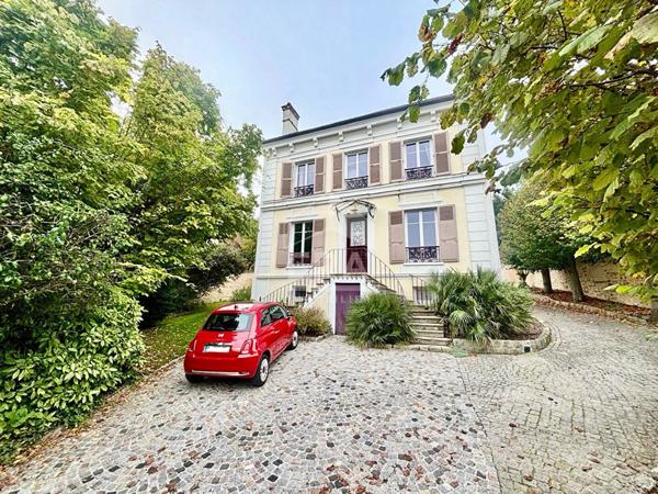 Maison de caractère Le Mée-Sur-Seine 185.50 m²