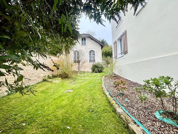 Maison de caractère Le Mée-Sur-Seine 185.50 m²