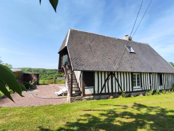 Agréable maison dans écrin de verdure, au calme, avec jolie vue