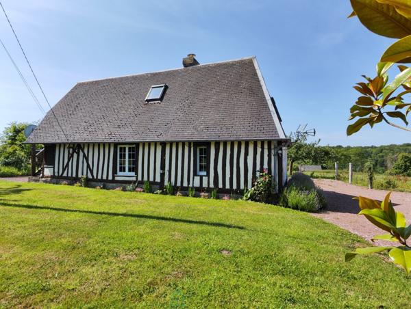 Agréable maison dans écrin de verdure, au calme, avec jolie vue