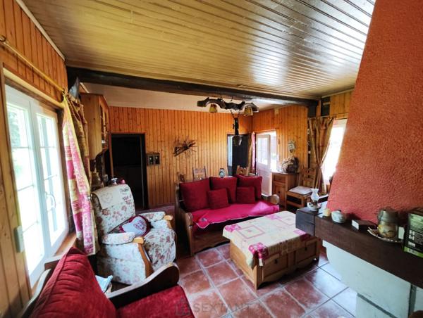 Agréable maison dans écrin de verdure, au calme, avec jolie vue