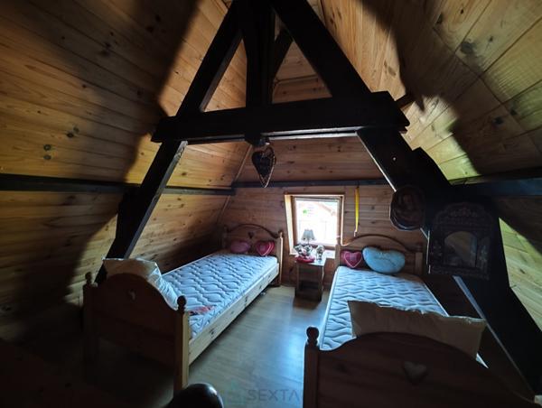 Agréable maison dans écrin de verdure, au calme, avec jolie vue