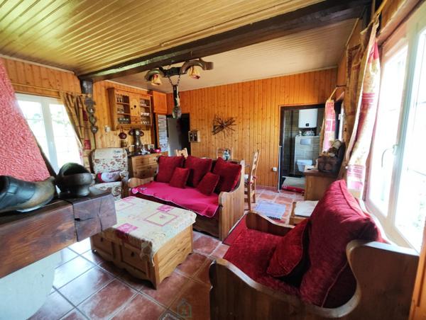 Agréable maison dans écrin de verdure, au calme, avec jolie vue