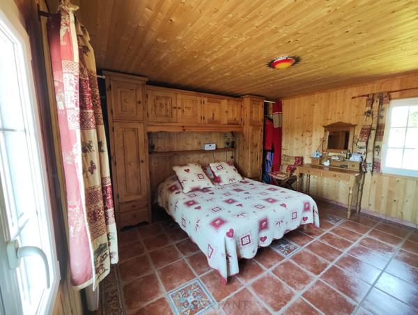 Agréable maison dans écrin de verdure, au calme, avec jolie vue