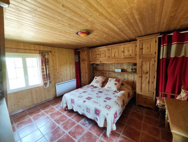 Agréable maison dans écrin de verdure, au calme, avec jolie vue