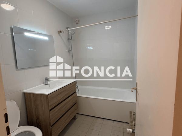 Location Appartement 3 pièces 74.29 m² - 1-3-5 PLACE PORTE D'ALLINGES Evian Les Bains 74500