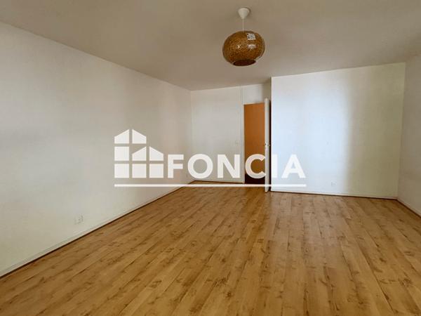 Location Appartement 3 pièces 74.29 m² - 1-3-5 PLACE PORTE D'ALLINGES Evian Les Bains 74500