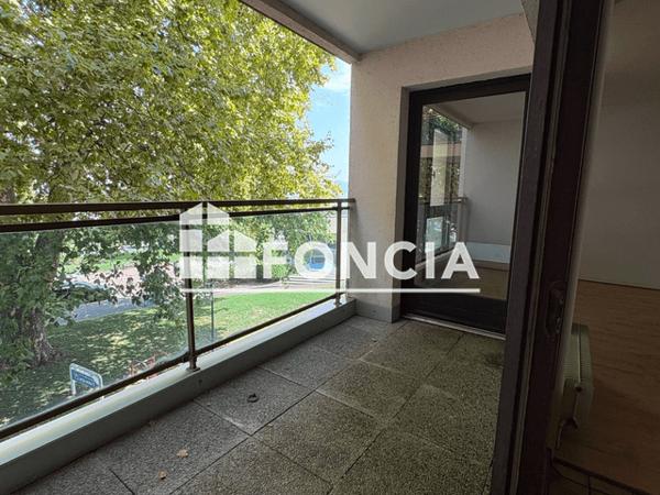Location Appartement 3 pièces 74.29 m² - 1-3-5 PLACE PORTE D'ALLINGES Evian Les Bains 74500