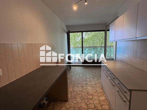 Location Appartement 3 pièces 74.29 m² - 1-3-5 PLACE PORTE D'ALLINGES Evian Les Bains 74500