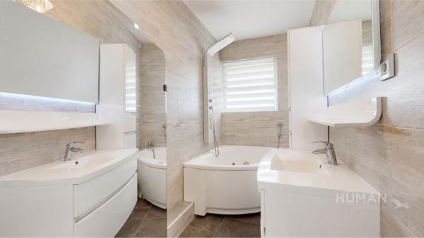Appartement à vendre |                                       Villeneuve-Loubet |                                        3 pièces  |  77,7 m²