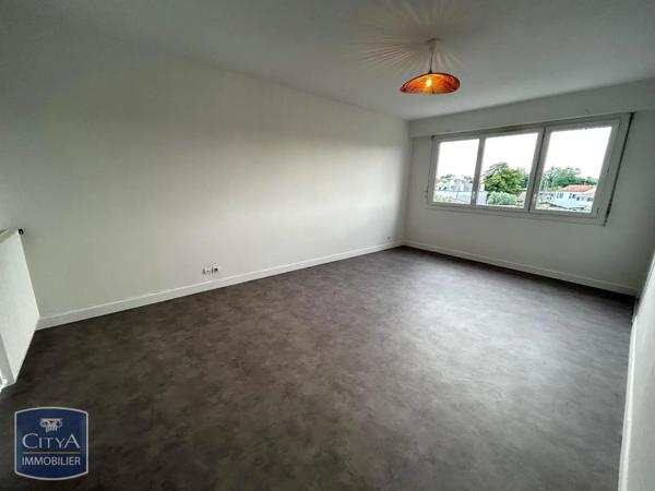 Appartement à louer 2 pièces 44.99m² Mont-de-Marsan (40000)