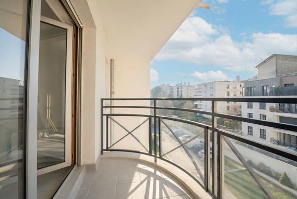 Appartement Nogent Sur Marne 57 m² avec Balcon & Parking