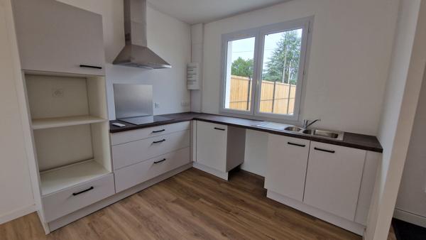 Maison entièrement rénovée entre bourg et mer