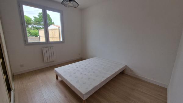 Maison entièrement rénovée entre bourg et mer