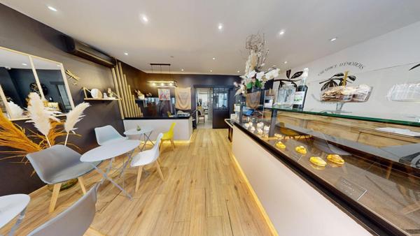 Immeuble mixte. Opportunité rare à Valence.