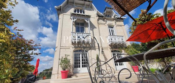 Centre ville Angoulême, villa renovée en 2019, 140m2 garage,100m2 terasse et maison attenante., ANGOULEME