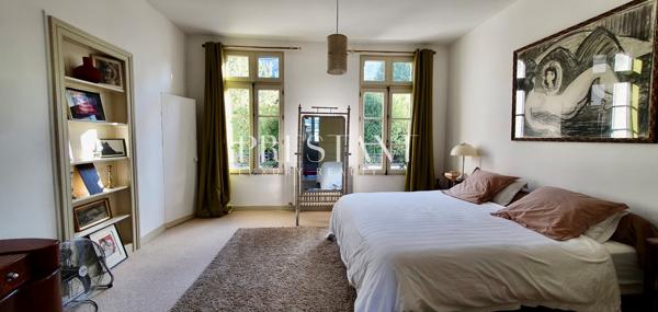 Centre ville Angoulême, villa renovée en 2019, 140m2 garage,100m2 terasse et maison attenante., ANGOULEME