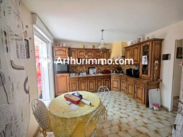 Vente                                                      Maison
                        
                     5 pièces                      135 m2                     à Savigny-le-Temple