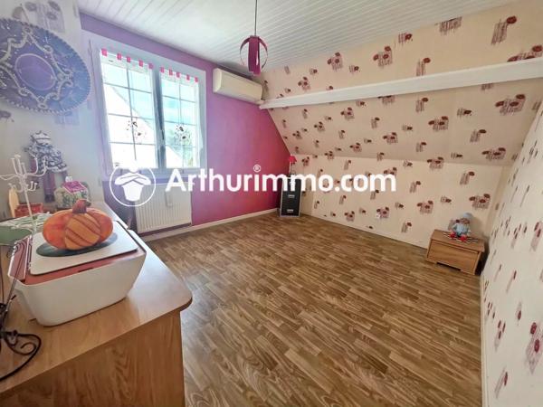 Vente                                                      Maison
                        
                     5 pièces                      135 m2                     à Savigny-le-Temple