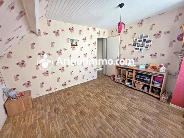 Vente                                                      Maison
                        
                     5 pièces                      135 m2                     à Savigny-le-Temple
