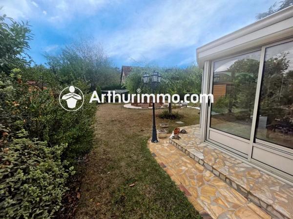 Vente                                                      Maison
                        
                     5 pièces                      135 m2                     à Savigny-le-Temple
