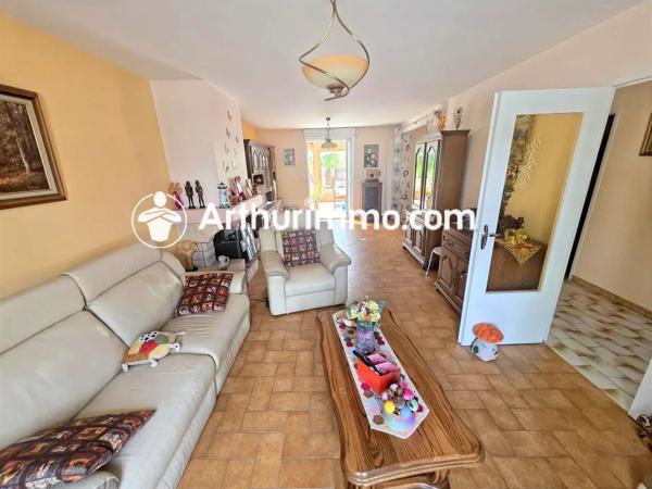 Vente                                                      Maison
                        
                     5 pièces                      135 m2                     à Savigny-le-Temple