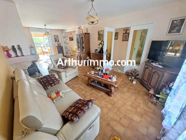 Vente                                                      Maison
                        
                     5 pièces                      135 m2                     à Savigny-le-Temple