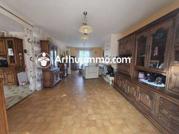 Vente                                                      Maison
                        
                     5 pièces                      135 m2                     à Savigny-le-Temple