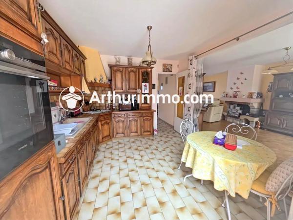 Vente                                                      Maison
                        
                     5 pièces                      135 m2                     à Savigny-le-Temple