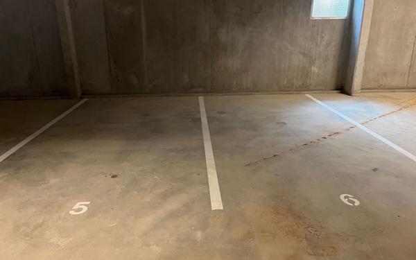 Stationnement à louer    La Rochelle