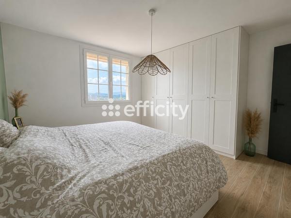 Maison
         5 pièces
        - 128 m² 425 000 € *