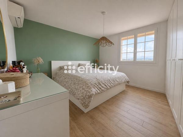 Maison
         5 pièces
        - 128 m² 425 000 € *
