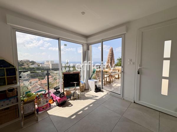 Maison
         5 pièces
        - 128 m² 425 000 € *