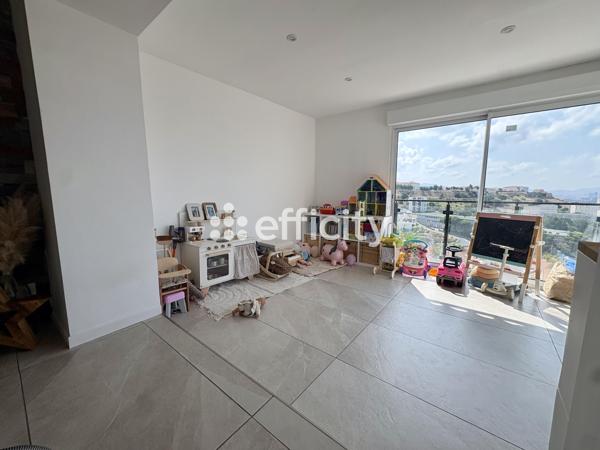 Maison
         5 pièces
        - 128 m² 425 000 € *