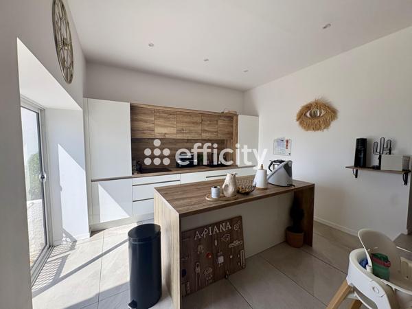 Maison
         5 pièces
        - 128 m² 425 000 € *