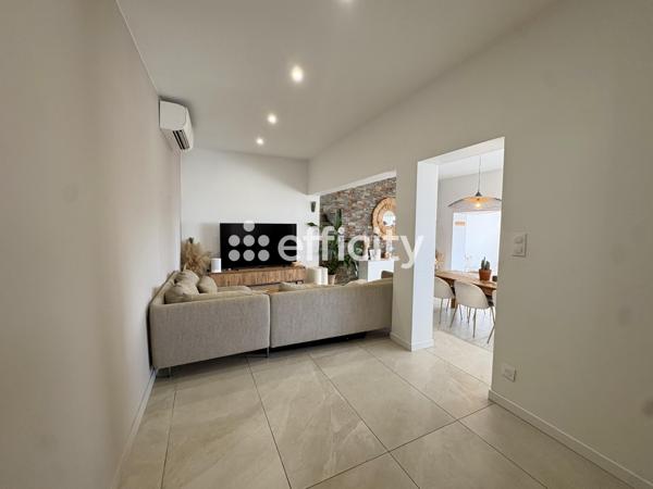Maison
         5 pièces
        - 128 m² 425 000 € *