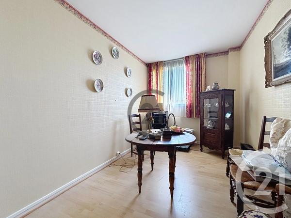 Appartement T4 à vendre  4 pièces - 82,12 m 2   AVON  - 77