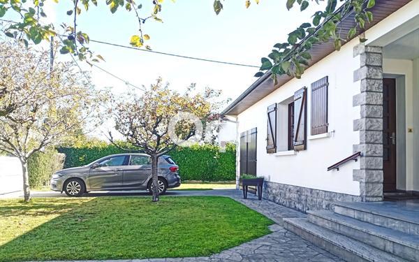 Maison à vendre    8 pièces •  Oloron-Sainte-Marie