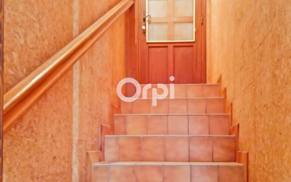 Maison à vendre    8 pièces •  Oloron-Sainte-Marie