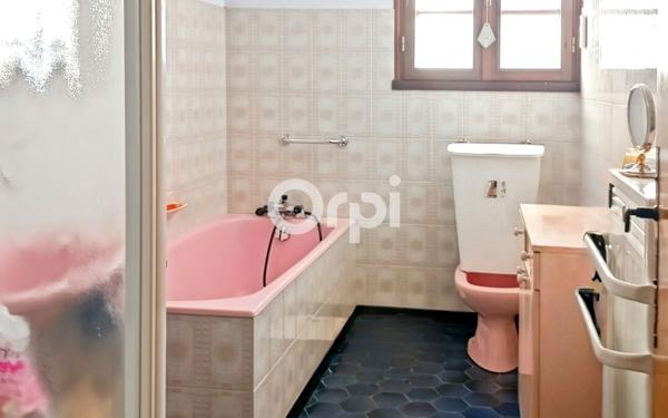 Maison à vendre    8 pièces •  Oloron-Sainte-Marie