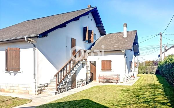 Maison à vendre    8 pièces •  Oloron-Sainte-Marie