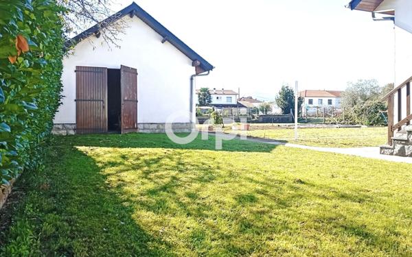 Maison à vendre    8 pièces •  Oloron-Sainte-Marie