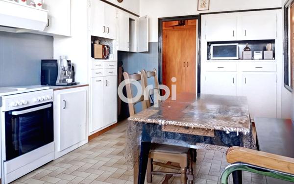 Maison à vendre    8 pièces •  Oloron-Sainte-Marie