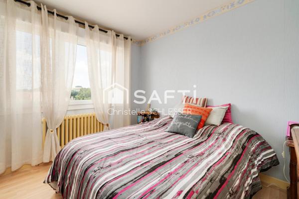 PAVILLON INDEPENDANT AVEC VIE DE PLAIN-PIED, trois chambres, dressing, véranda, grand sous-sol - terrain 570m2