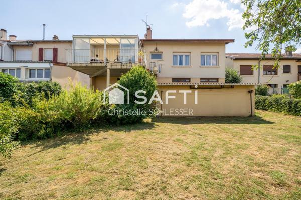 PAVILLON INDEPENDANT AVEC VIE DE PLAIN-PIED, trois chambres, dressing, véranda, grand sous-sol - terrain 570m2