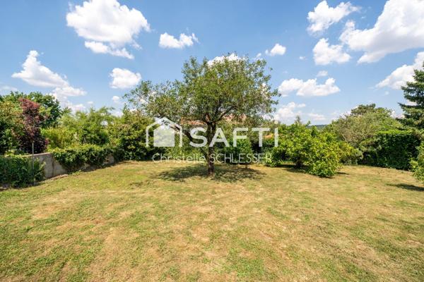 PAVILLON INDEPENDANT AVEC VIE DE PLAIN-PIED, trois chambres, dressing, véranda, grand sous-sol - terrain 570m2