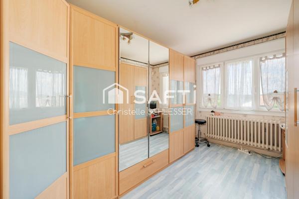 PAVILLON INDEPENDANT AVEC VIE DE PLAIN-PIED, trois chambres, dressing, véranda, grand sous-sol - terrain 570m2