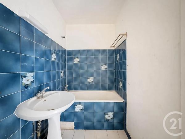 Appartement F3 à vendre  3 pièces - 61,63 m 2   FRESNES  - 94