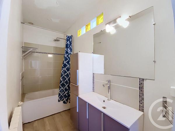 Appartement F2 à vendre  2 pièces - 42,08 m 2   ST DENIS  - 93