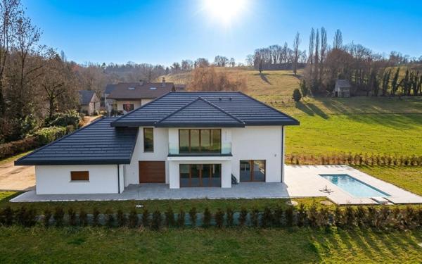 Maison à vendre    6 pièces • 182 m2 Rumilly